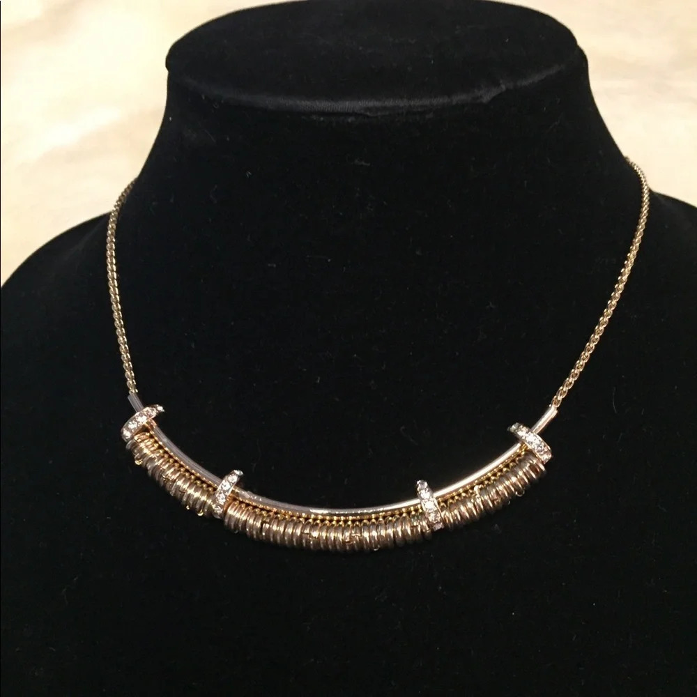 🆕 Dana Buchman Gold Fashion Necklace